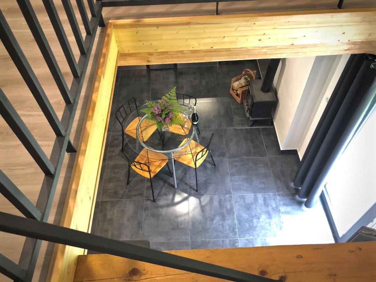 Mezonetový apartmán s terasou na samotě v lese Vlkava Exterior foto