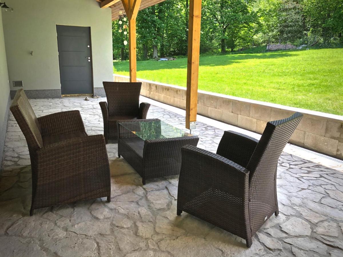Mezonetový apartmán s terasou na samotě v lese Vlkava Exterior foto